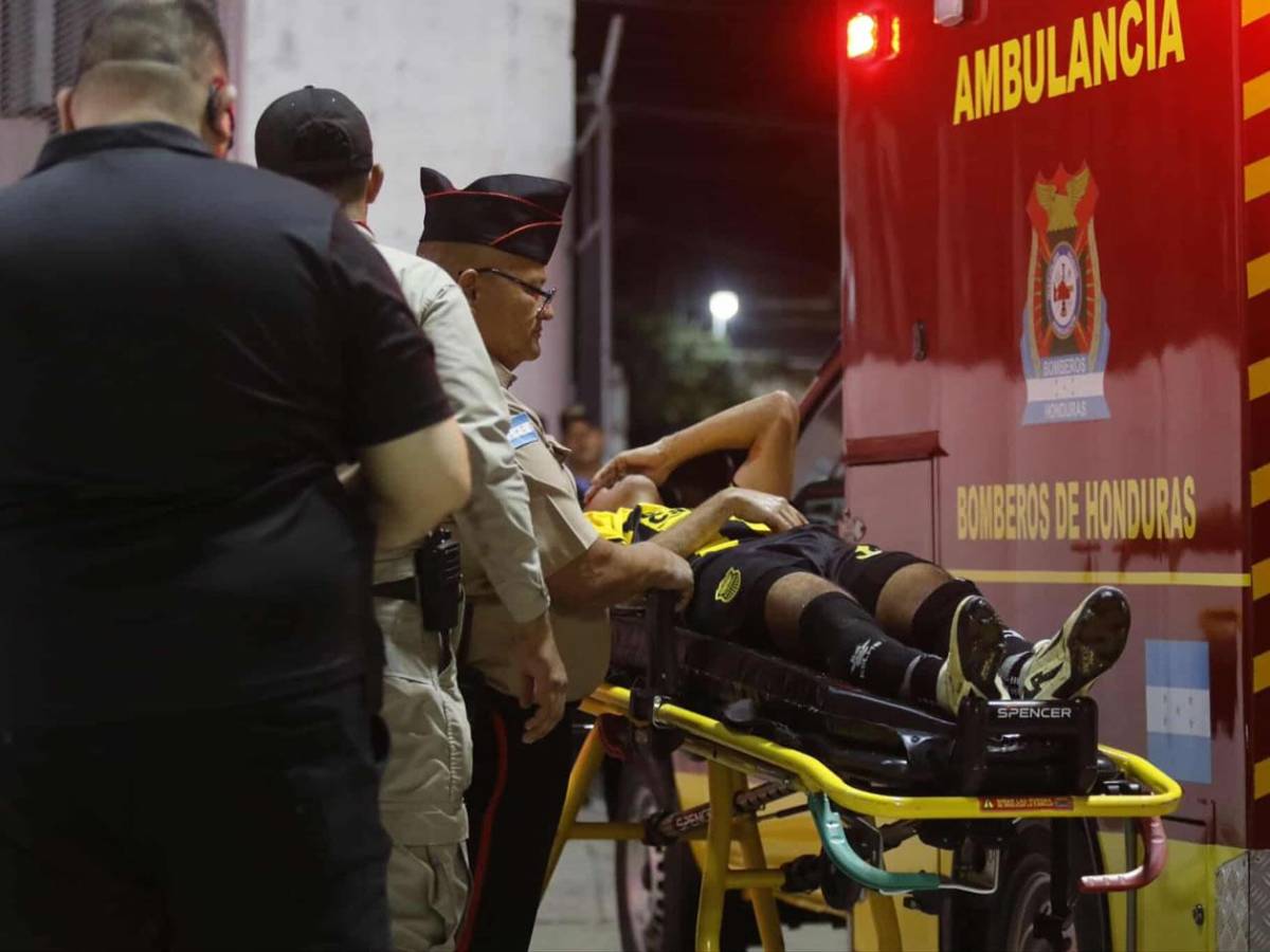 La alegría de Real España, grave lesión, jugador caminó descalzoy linda chica enamora