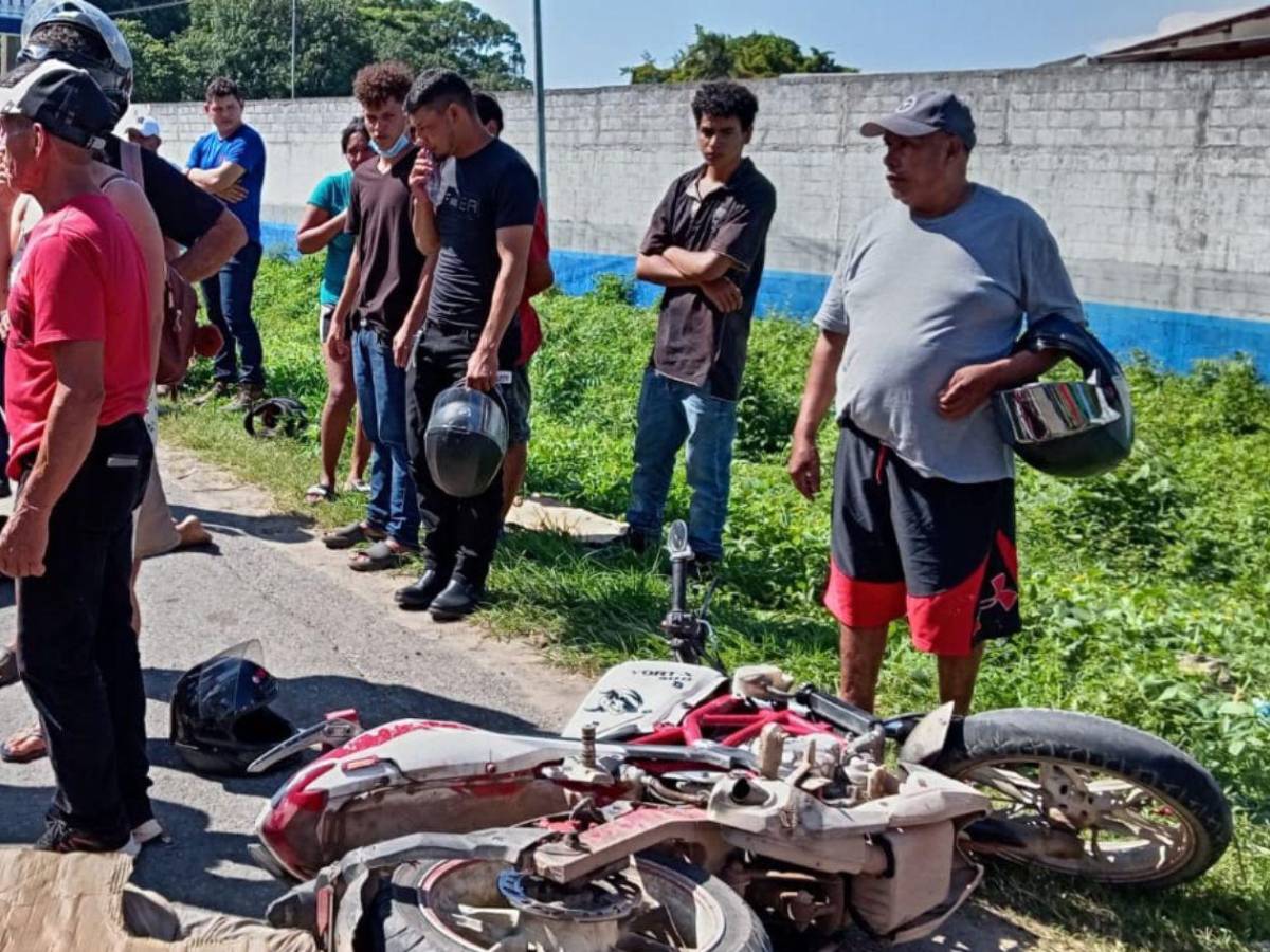 Llanto y dolor: Padre e hijo mueren arrollados por rastra en La Ceiba