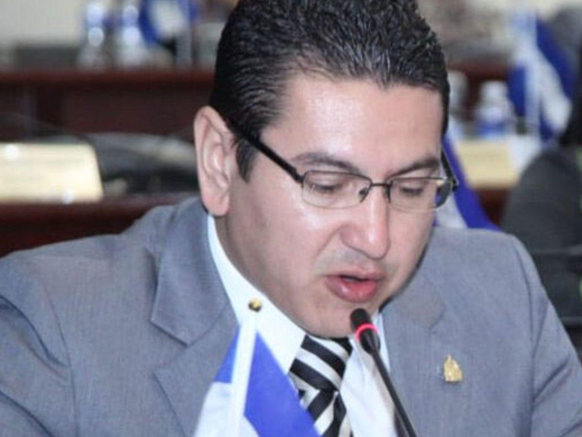 Novio de Carolina Lanza, entre los más votados del Partido Nacional en Yoro