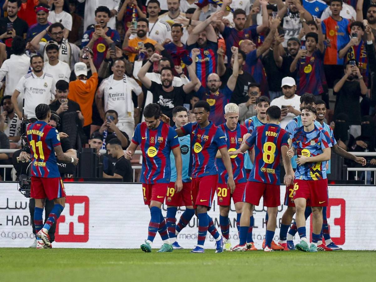 Barcelona festeja la Supercopa, el culpable de derrota del Real Madrid y burla de Raphinha