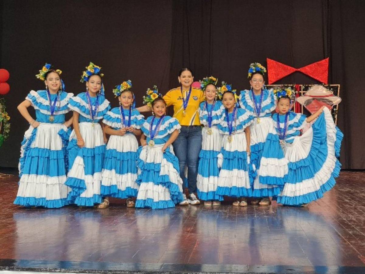 Encuentro Folklórico “Conectados por el Arte”