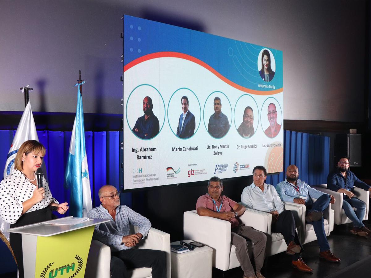 Maquiladores comparten en foro experiencia sobre educación