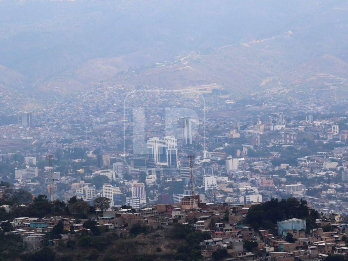 Tegucigalpa se ahoga en humo: incendios rodean la capital
