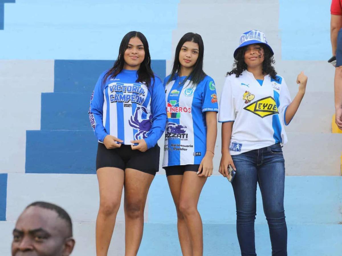 Victoria vs Olimpia: Linda chinita, show de la Ultra, ¿quién es la chica de azul?