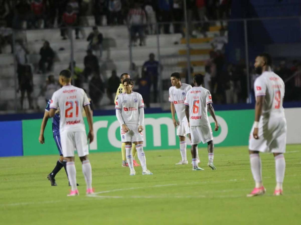 La pelea de Espinel tras eliminación de Olimpia, tristeza y provocador festejo de Cartaginés