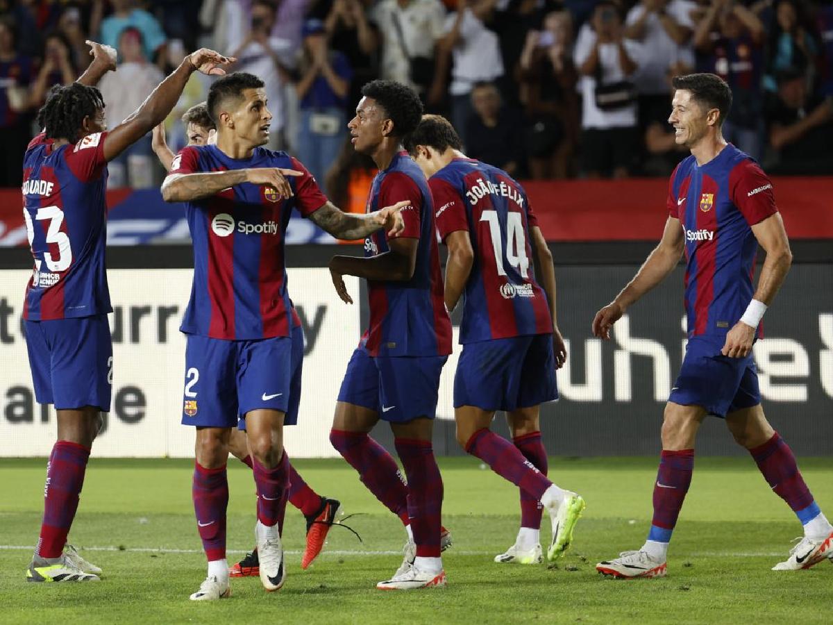 Barcelona causa revuelo: confirma tres bajas y minutos después lo elimina