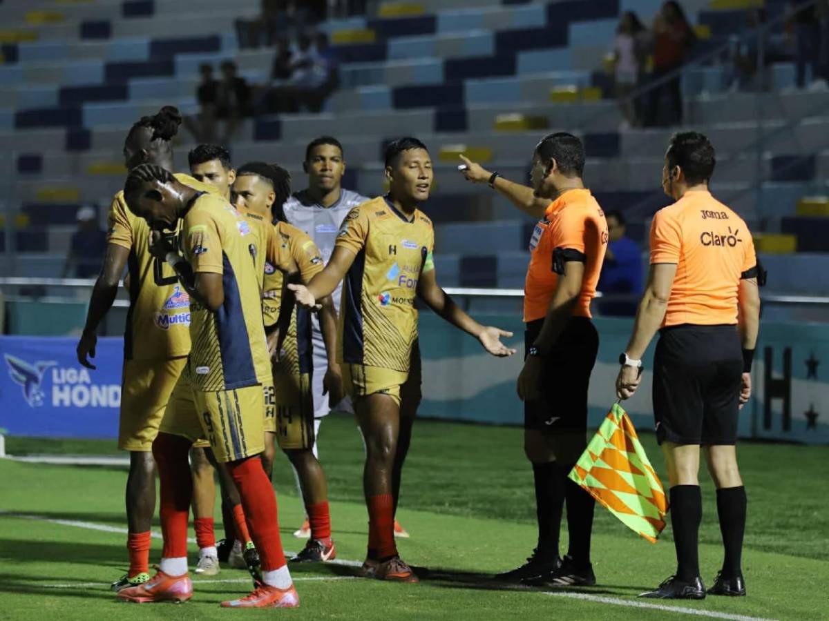 Afición se le rebela al Motagua, lo nuevo del estadio Nacional y algo insólito en La Ceiba