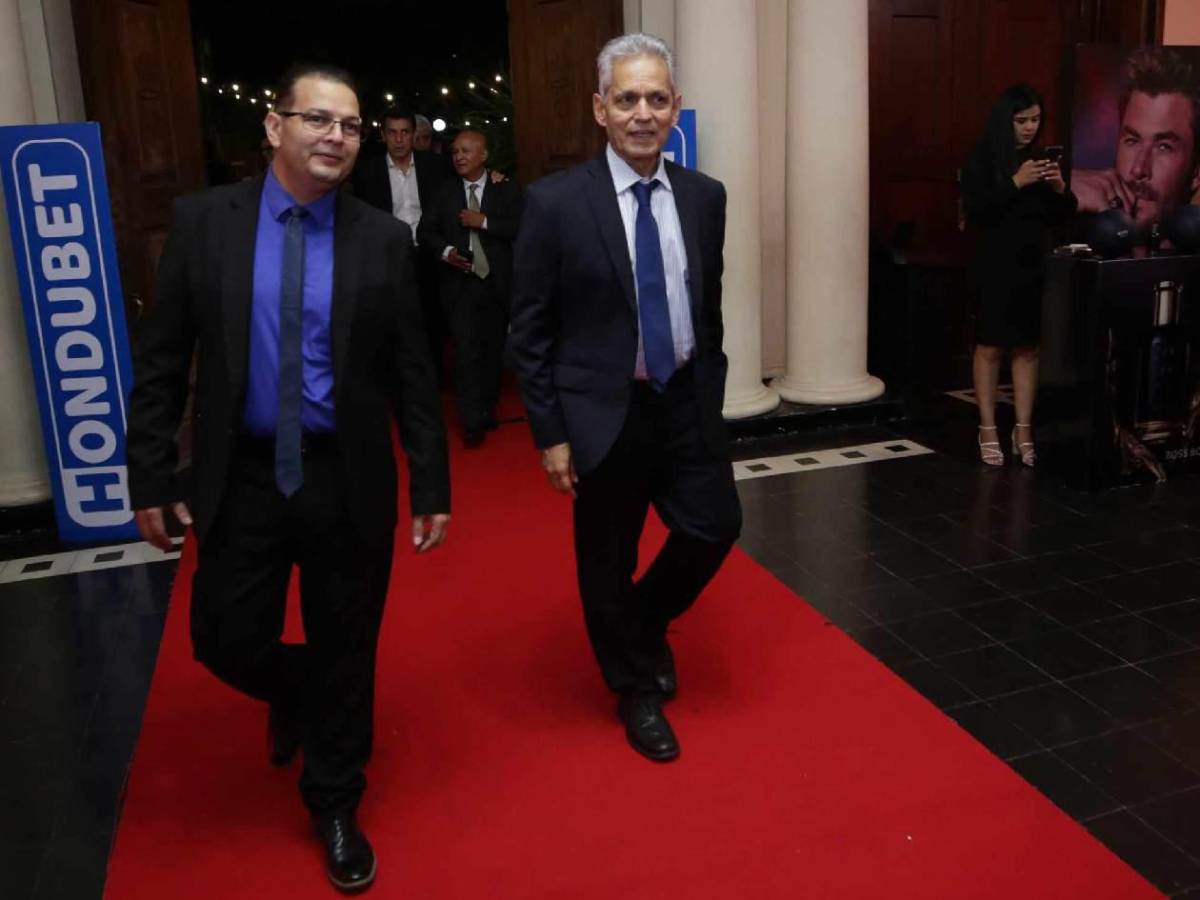 Premios DIEZ: Rodrigo y Laura Meza presentes, bellezas y figuras