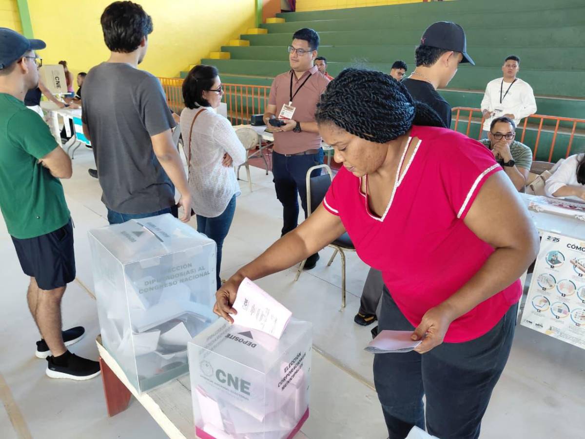 La Ceiba vota: Adultos mayores y personas con discapacidad destacan en las elecciones