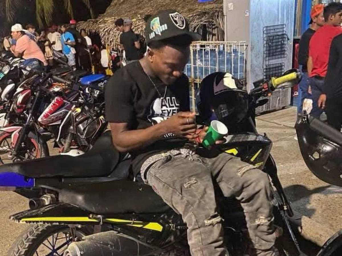 Rostros de los jóvenes que murieron en choque de motos en Roatán