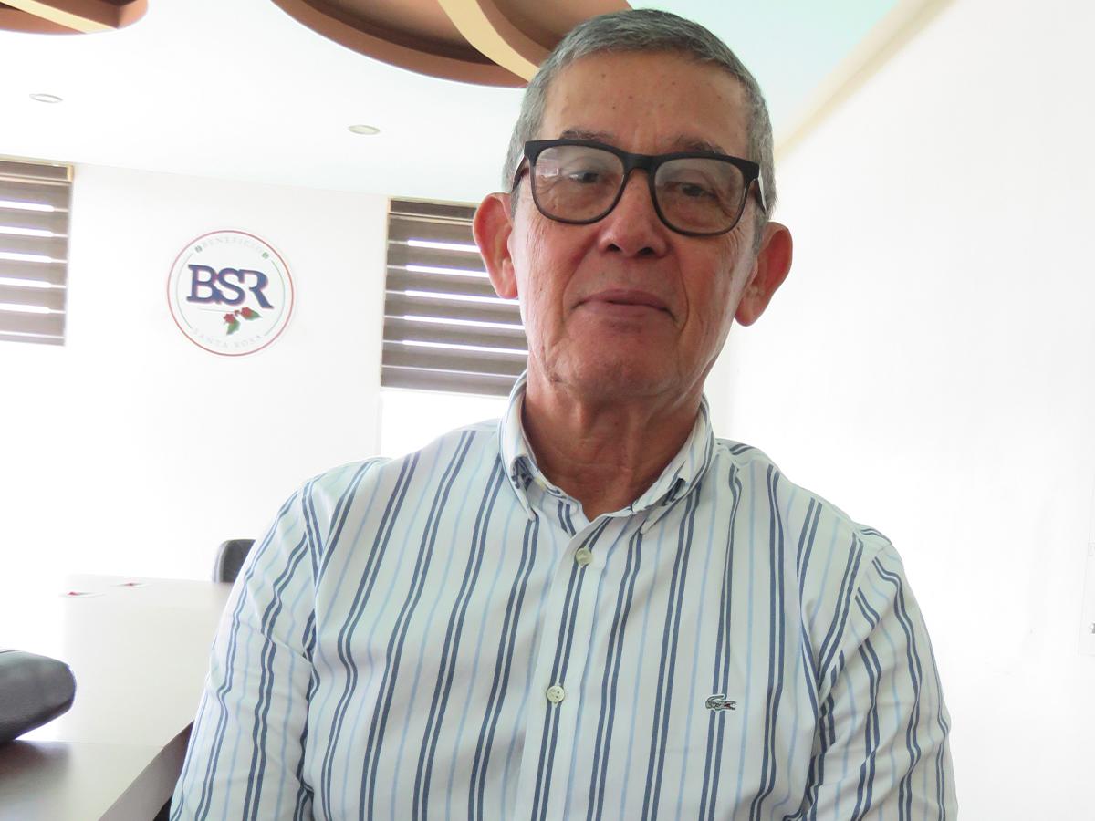 <b>Coronel retirado Carlos Efraín Paz, Productor </b>.