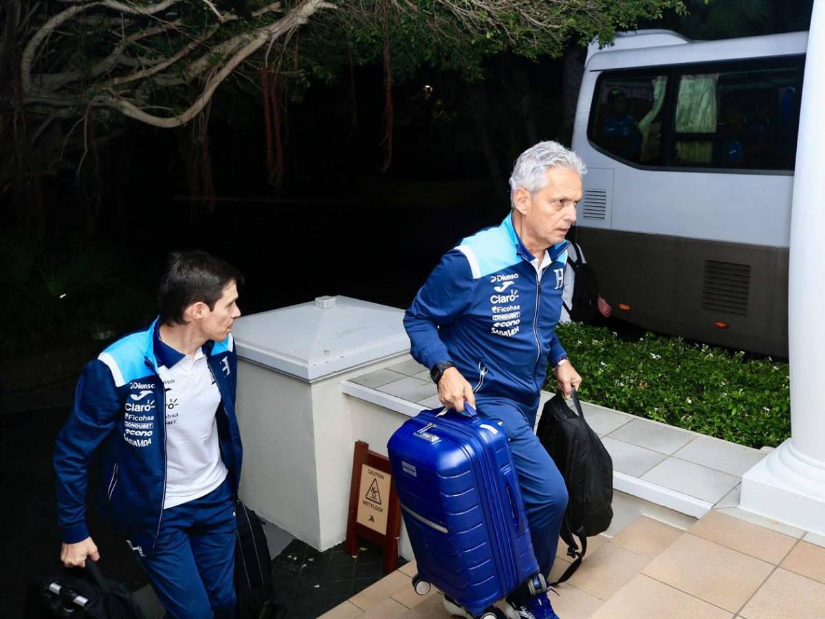 Selección de Honduras llegó a Curazao y aficionada estadounidense sorprendió a Luis Palma