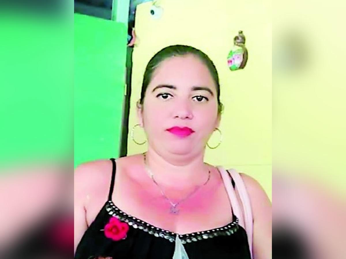 “Yo le echo la muerte a él (...) y espero la justicia de Dios”: madre de mujer acribillada en Puerto Cortés