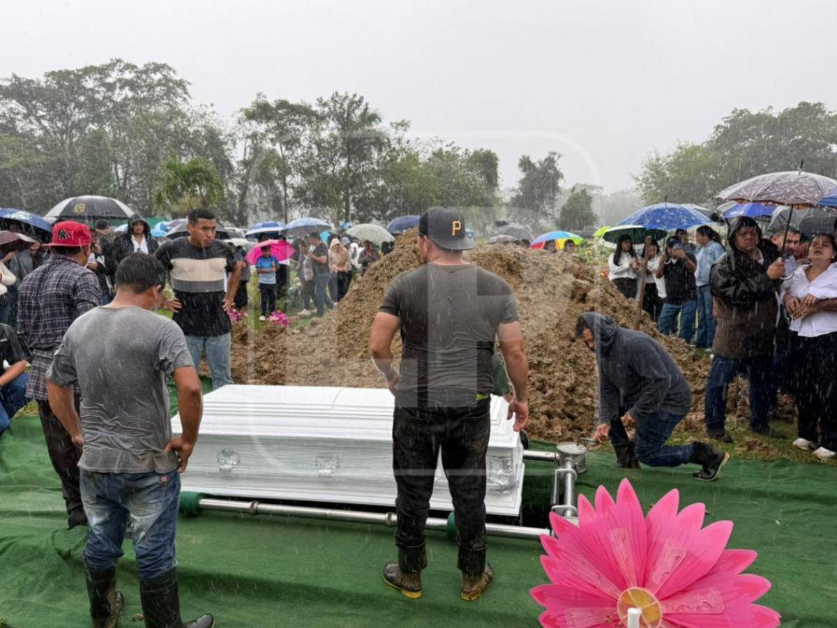 Se lo dejamos todo a Dios: Dan último adiós a Valeria Alvarado en El Progreso, Yoro