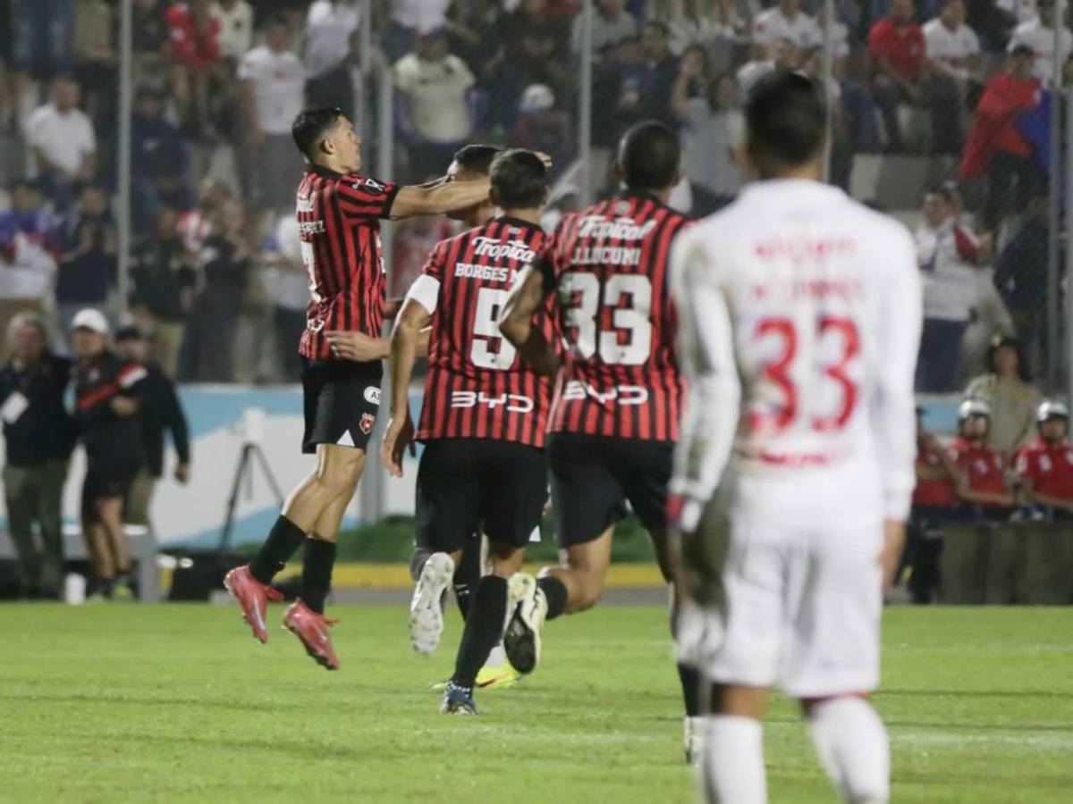 Olimpia llora la dolorosa eliminación, villanos en penales y Alajuelense festeja en el Nacional