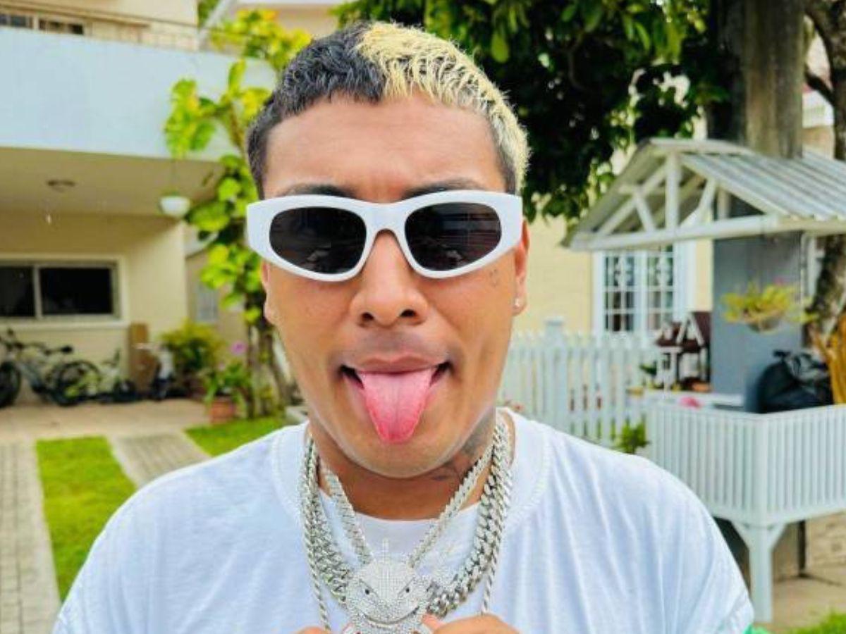 Supremo anuncia el fin de su relación con Milagro Flores