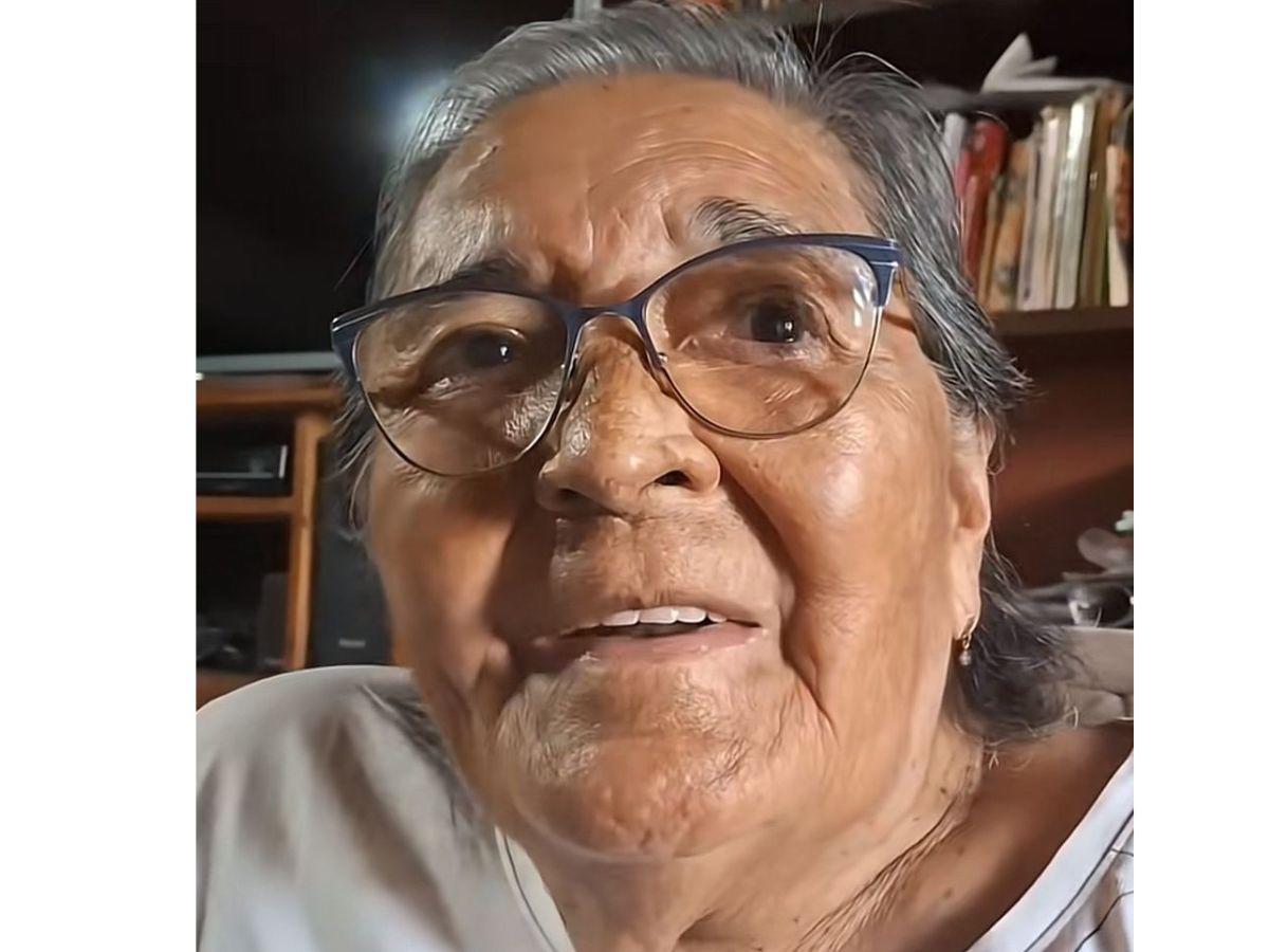 Abuelita de Cazzu aparece y conmueve con tierno mensaje para su nieta