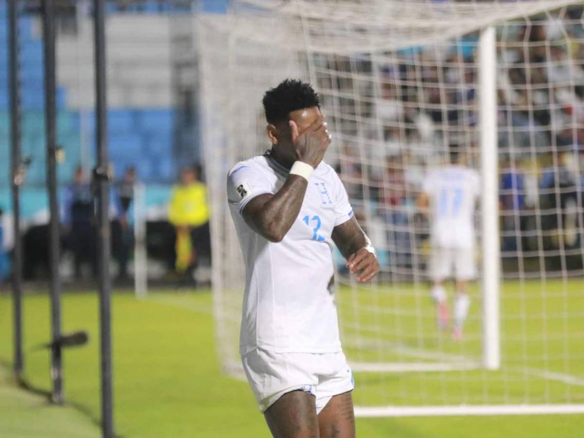 Honduras festeja vs Antigua y Barbuda, show de diputado, lindas chicas y jugador abucheado