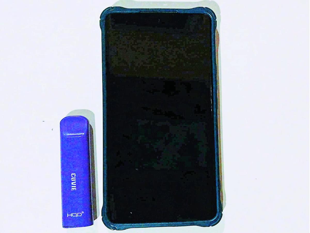 $!Los vapes salen en versiones tan pequeñas, que parecen USB.