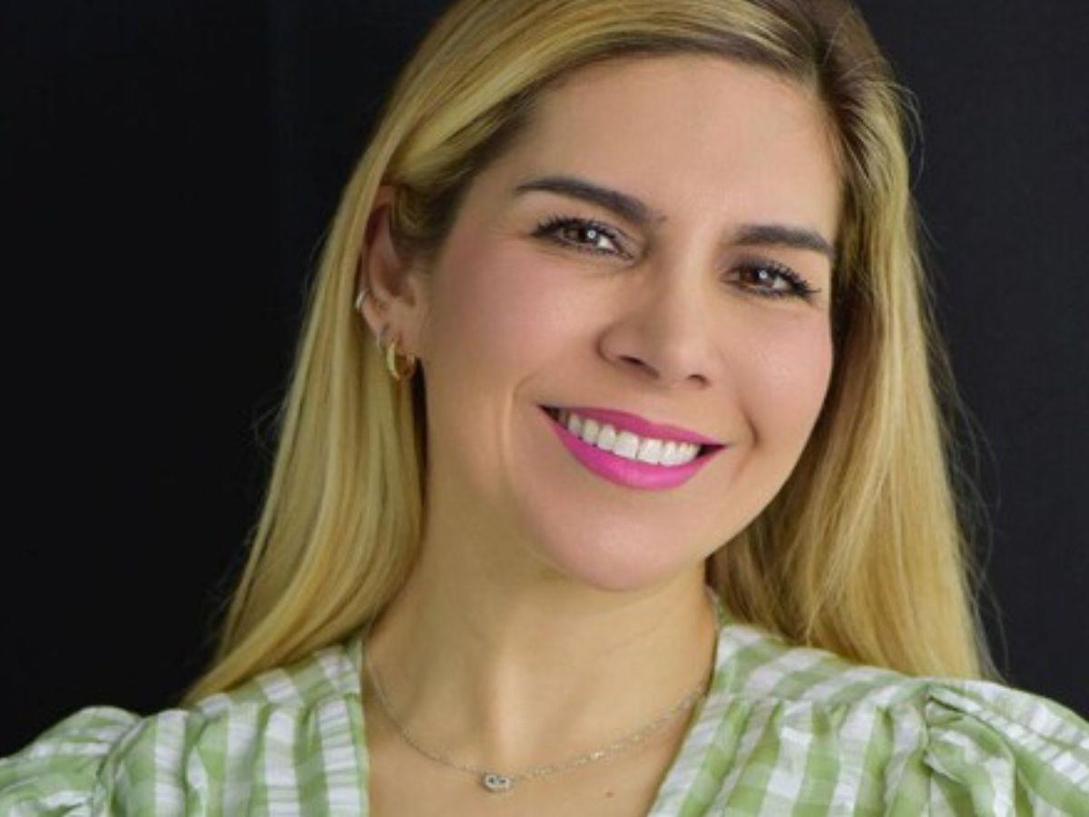 Karla Panini se convierte al cristianismo y reaparece cantando alabanzas