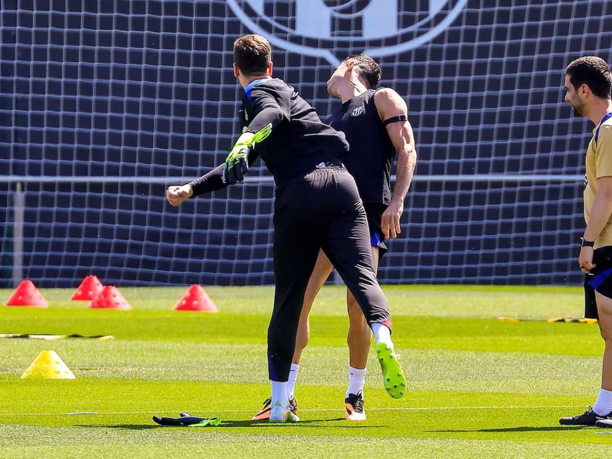 Sorprenden a todos: Lewandowski y Szczesny, 'a los golpes' en entreno del Barcelona