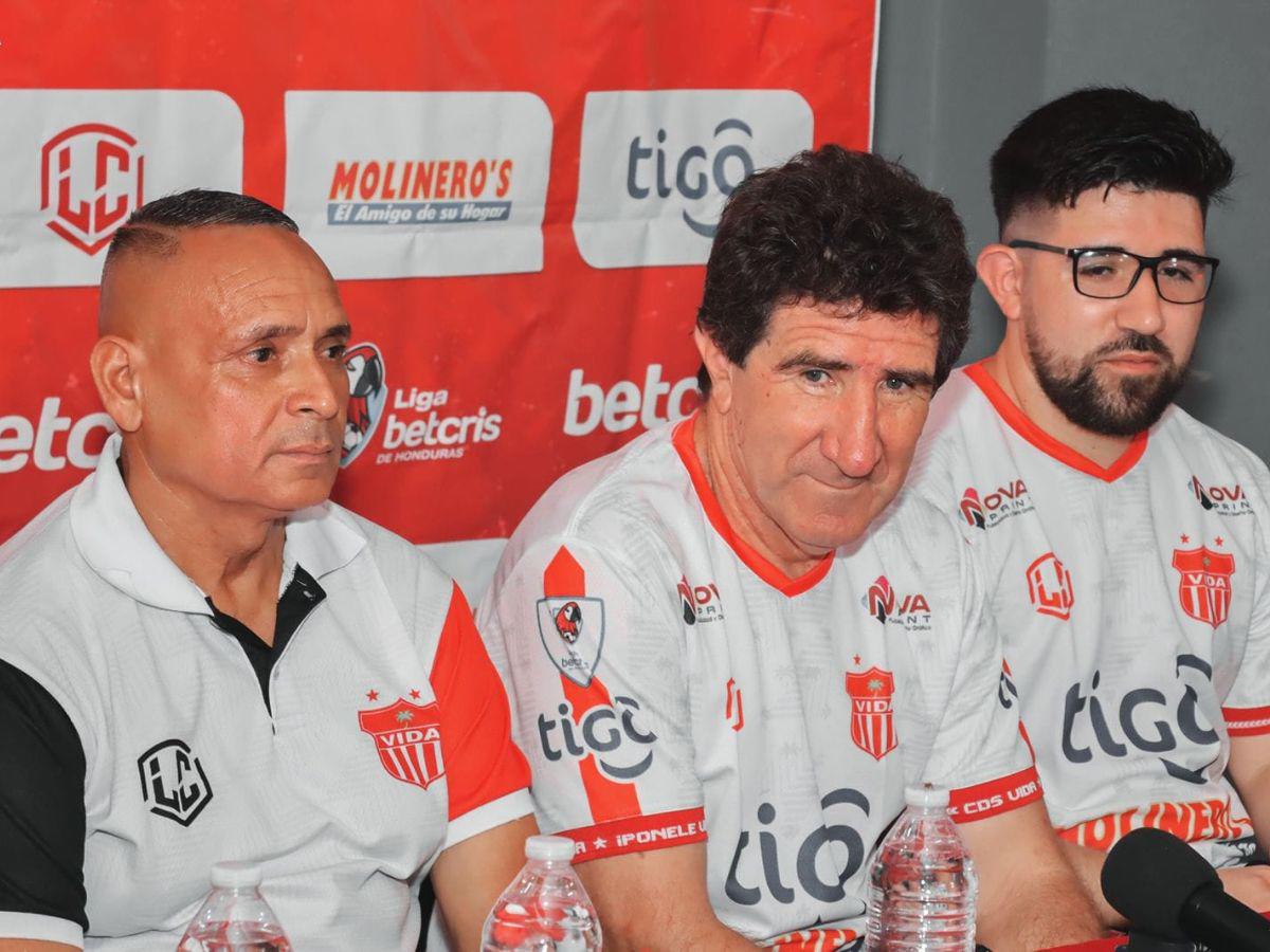 Héctor Vargas fue presentado oficialmente como nuevo DT del Vida