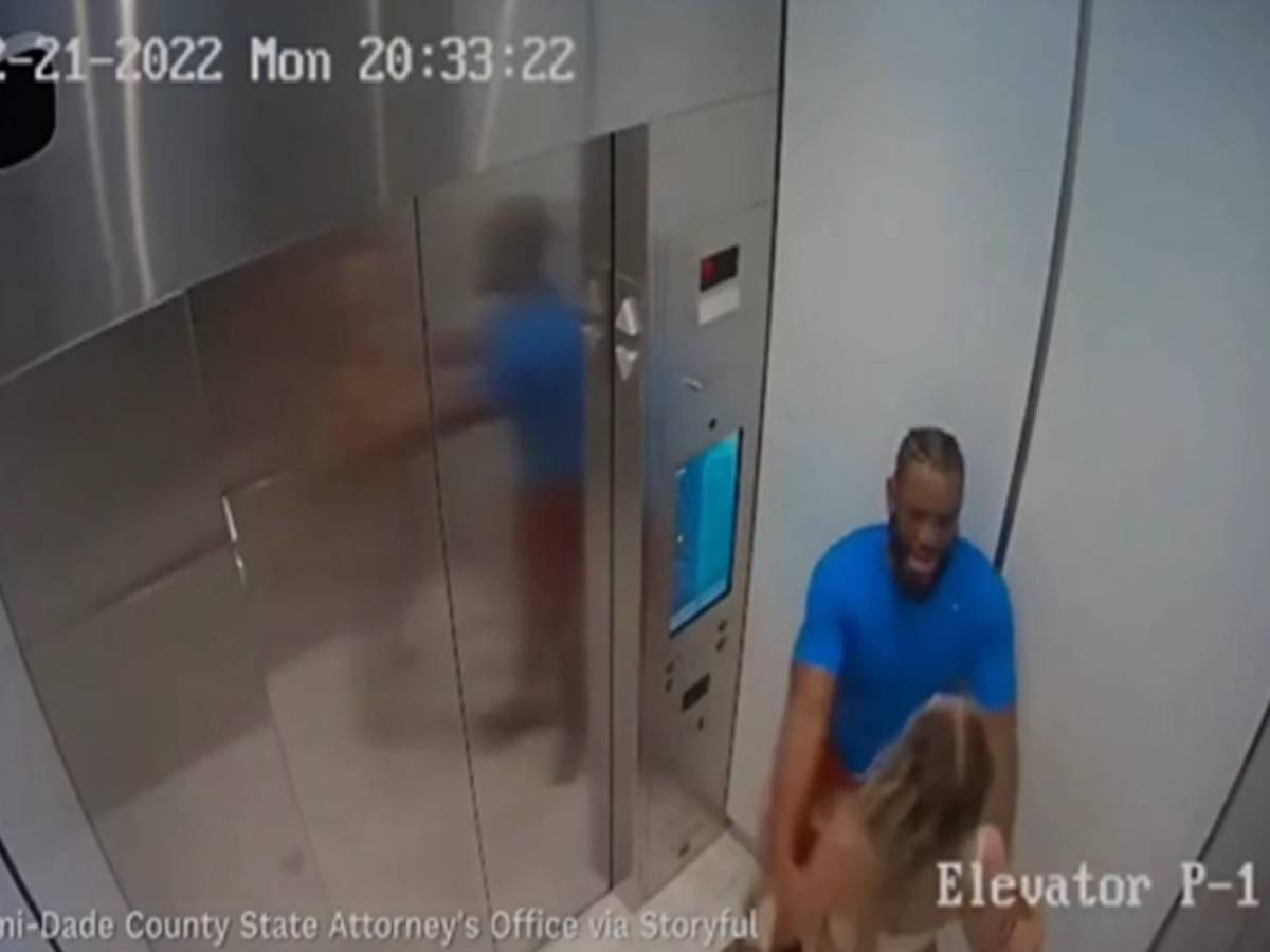 La modelo Courtney Clenney admite homicidio de su novio y pasará 6 años tras las rejas
