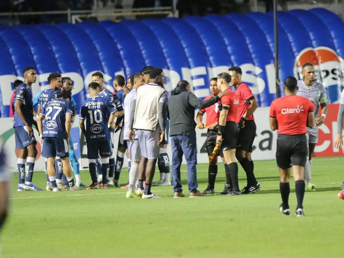 Festejos de Motagua, el jugador señalado en Platense y el descuido de bella chica