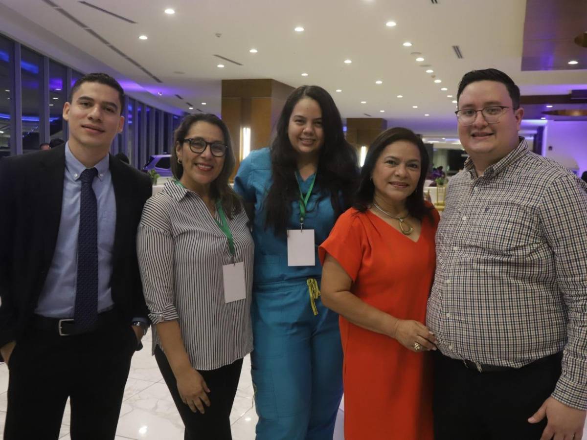 COMENAC 2025 rinde homenaje al Dr. Feizal Selman-Housein