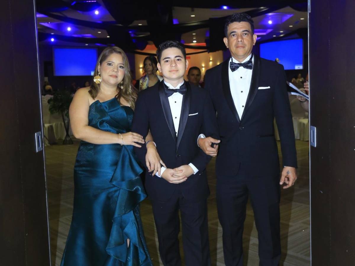 Seniors 2025: Fiesta de graduación de la Happy New Dawn