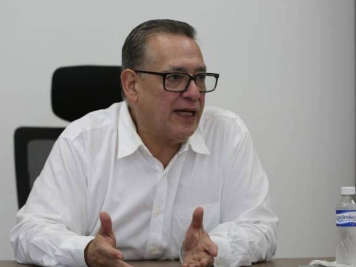 Ricardo Salgado e Iroshka Elvir desatan pelea en redes: “No sabe quién soy yo”