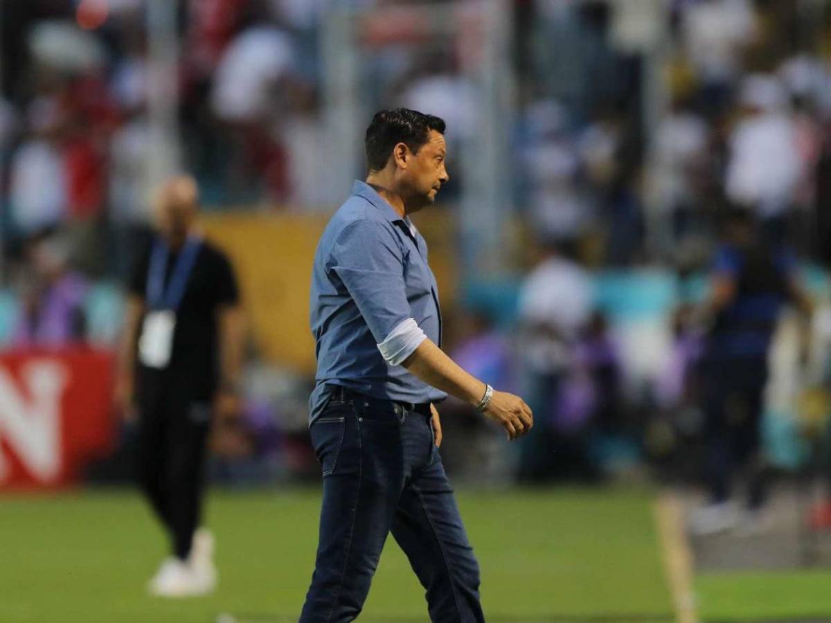 Llanto en Olimpia, feo gesto de Jeaustin Campos y chica captada infraganti en la final