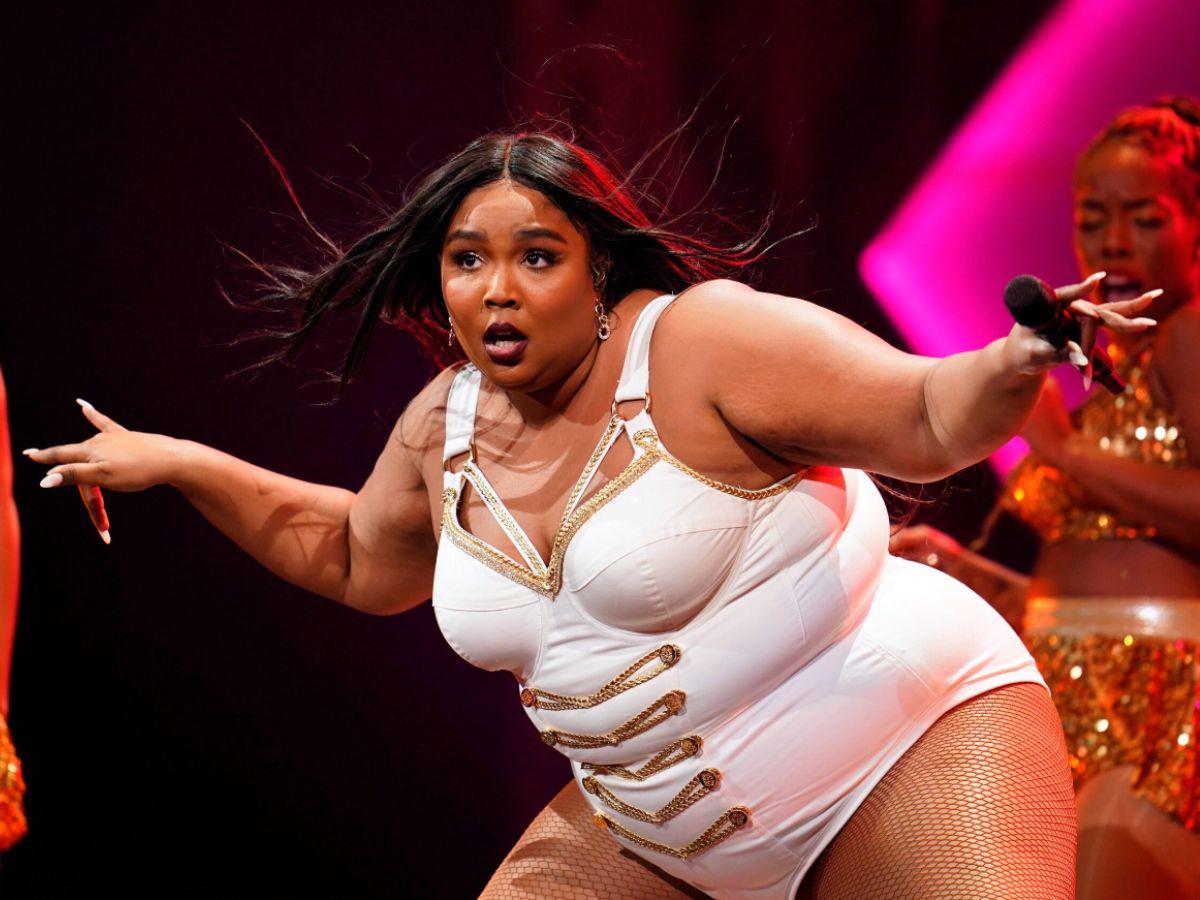 Lizzo quiere “dejar la música y desaparecer” por burlas sobre su cuerpo