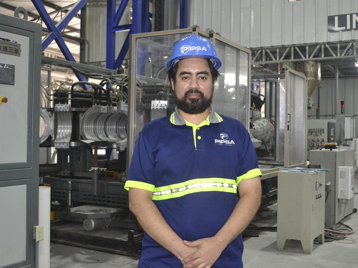 Daniel Rivera, gerente de Control de Calidad de PIPSA PVC.
