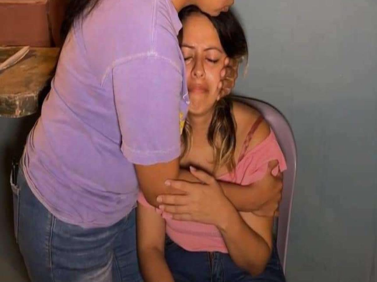 Darling Montufar llora desconsolada por la trágica muerte de su hijo de 12 años.