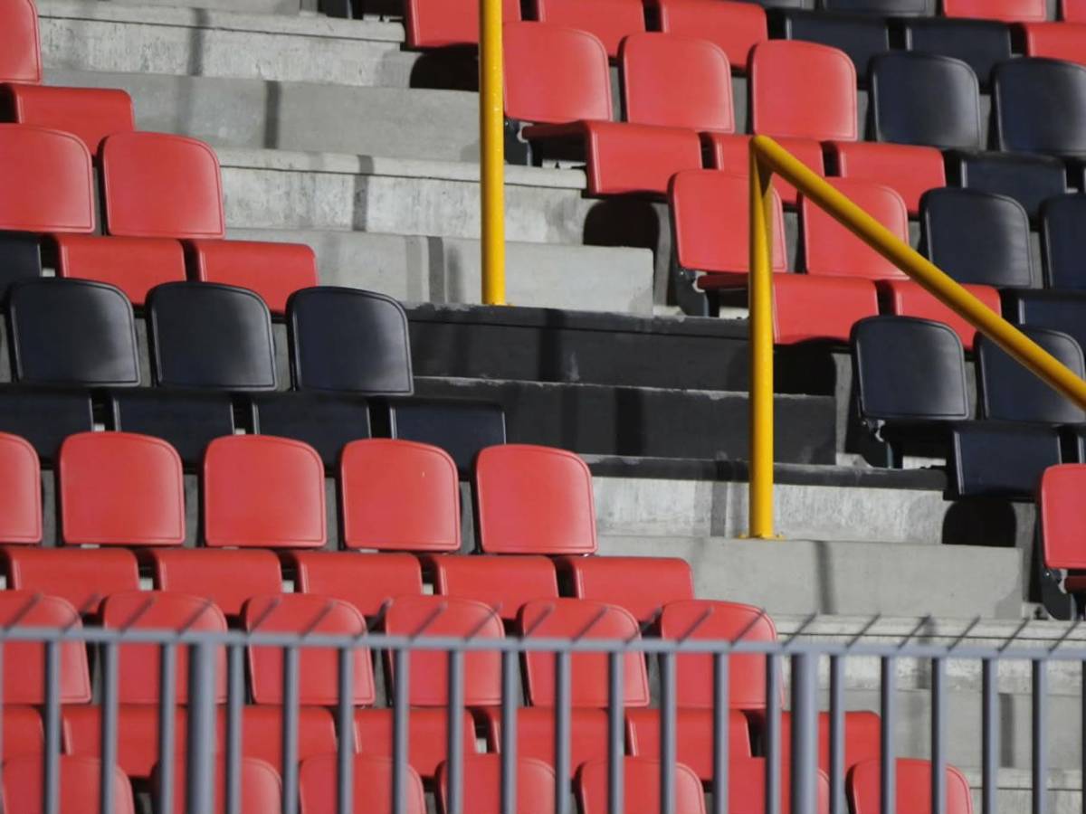 Olimpia celebra, dedicatoria, figura ante Génesis y bellas chicas en el Nacional