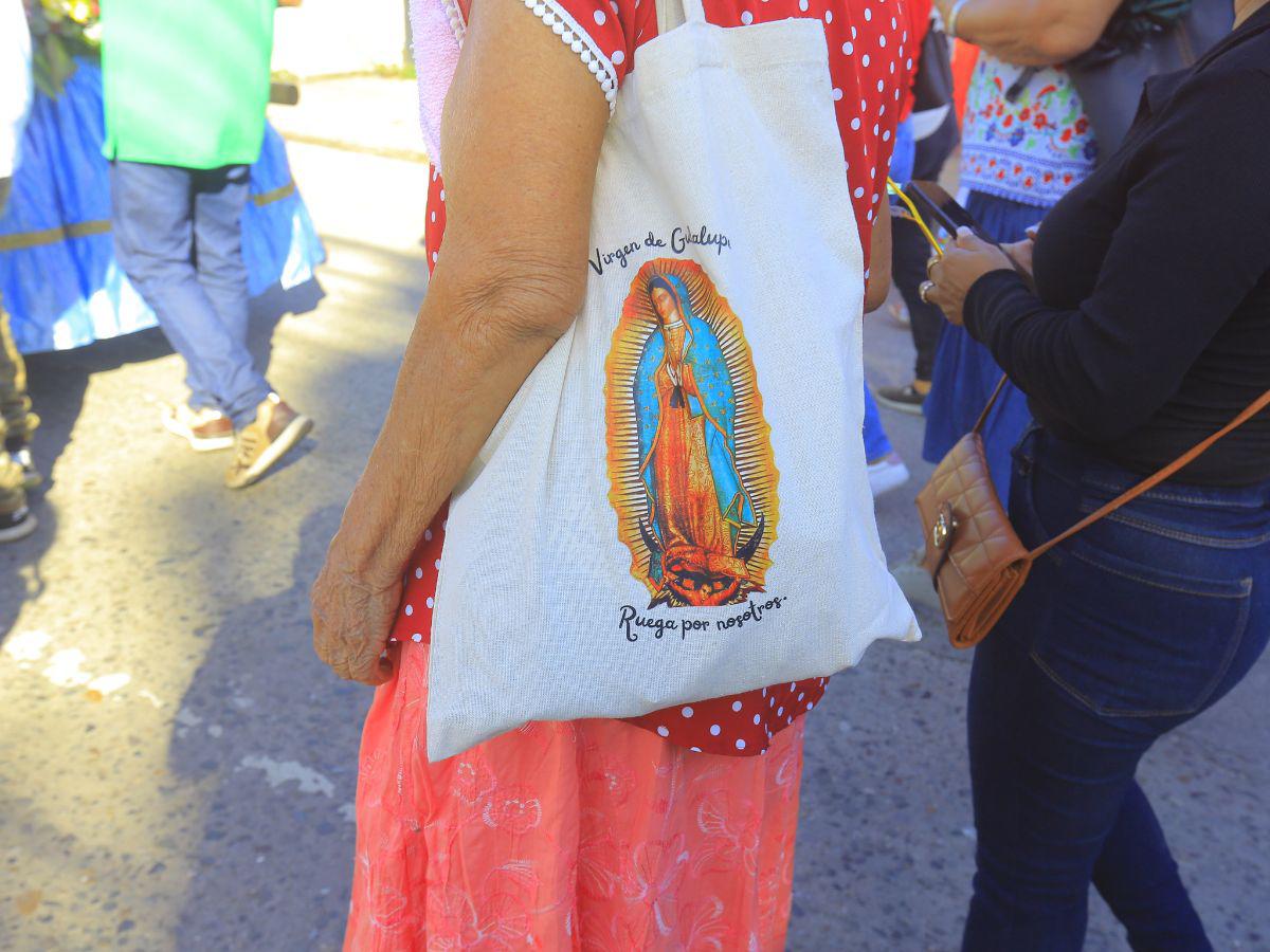 Sampedranos rinden tributo a la virgen de Guadalupe