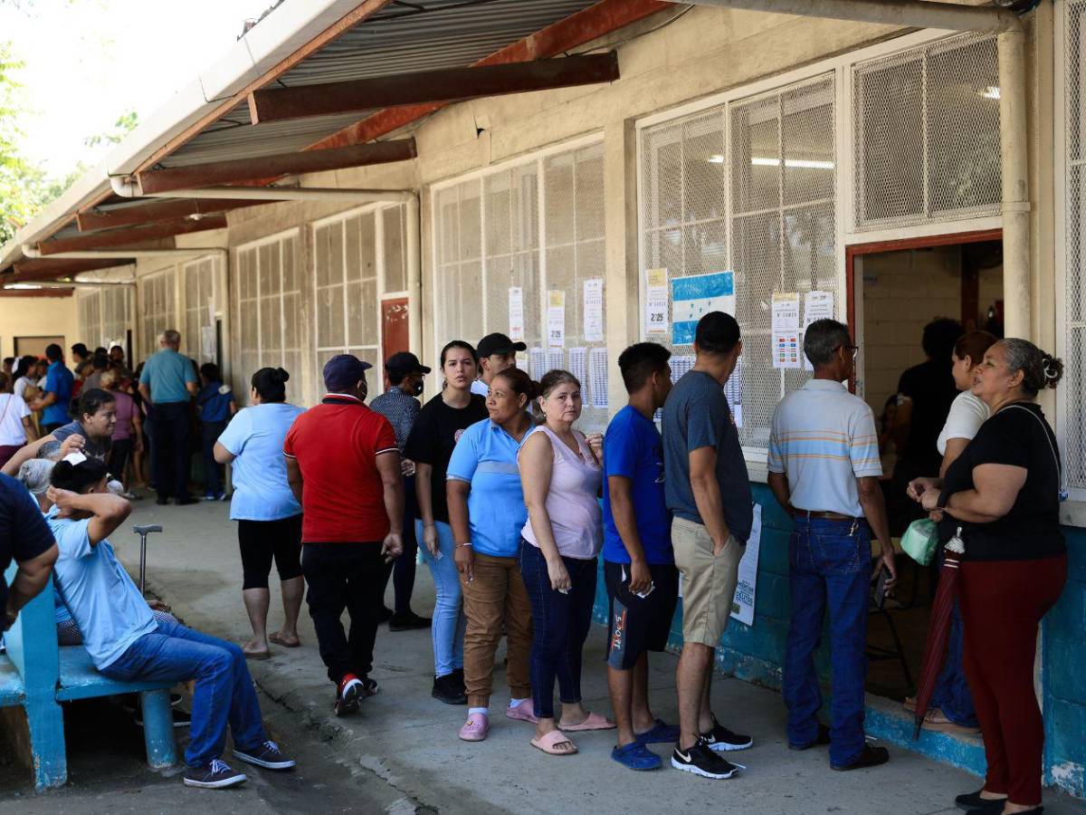 Retrasos y largas filas marcaron la mañana electoral en San Pedro Sula