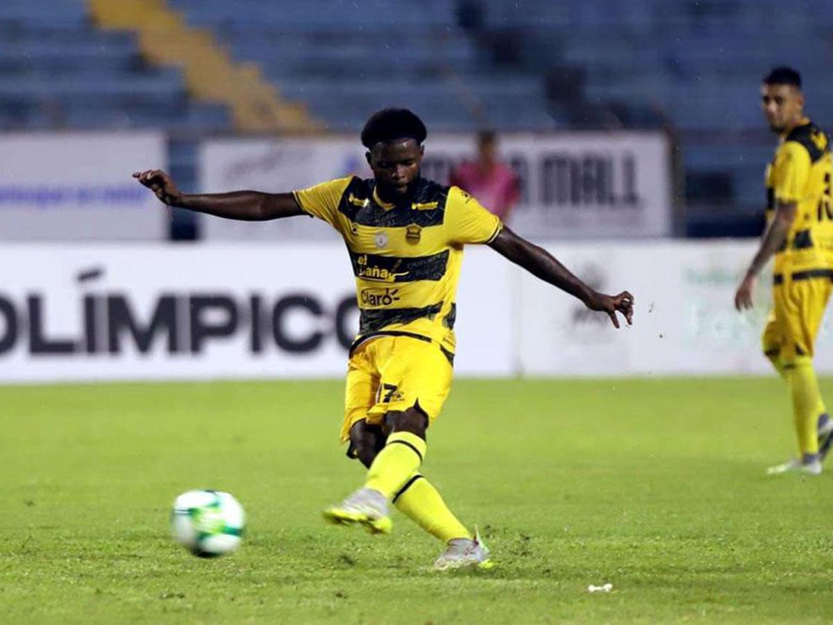 Miguel Falero no avaló la continuidad de Elison Rivas en Real España.