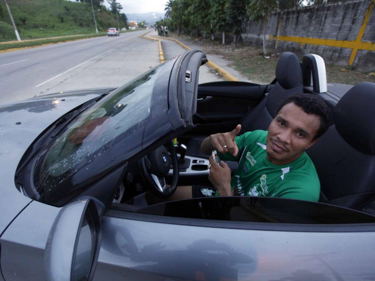 Fotos inéditas de Rambo de León y su vida de lujo en su 'prime' en Italia