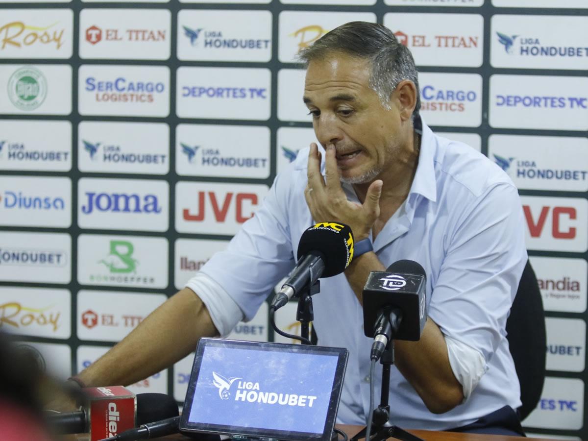 Hernán ‘La Tota‘ Medina prácticamente se despidió del Marathón en la conferencia de prensa post partido.