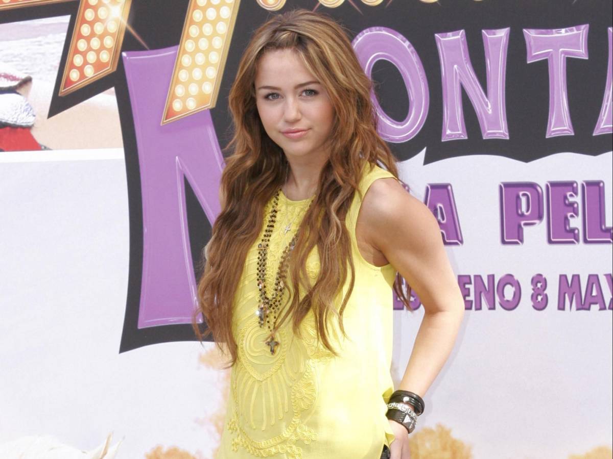 Tish Cyrus obligaba Miley Cyrus a usar 250 extensiones de pelo