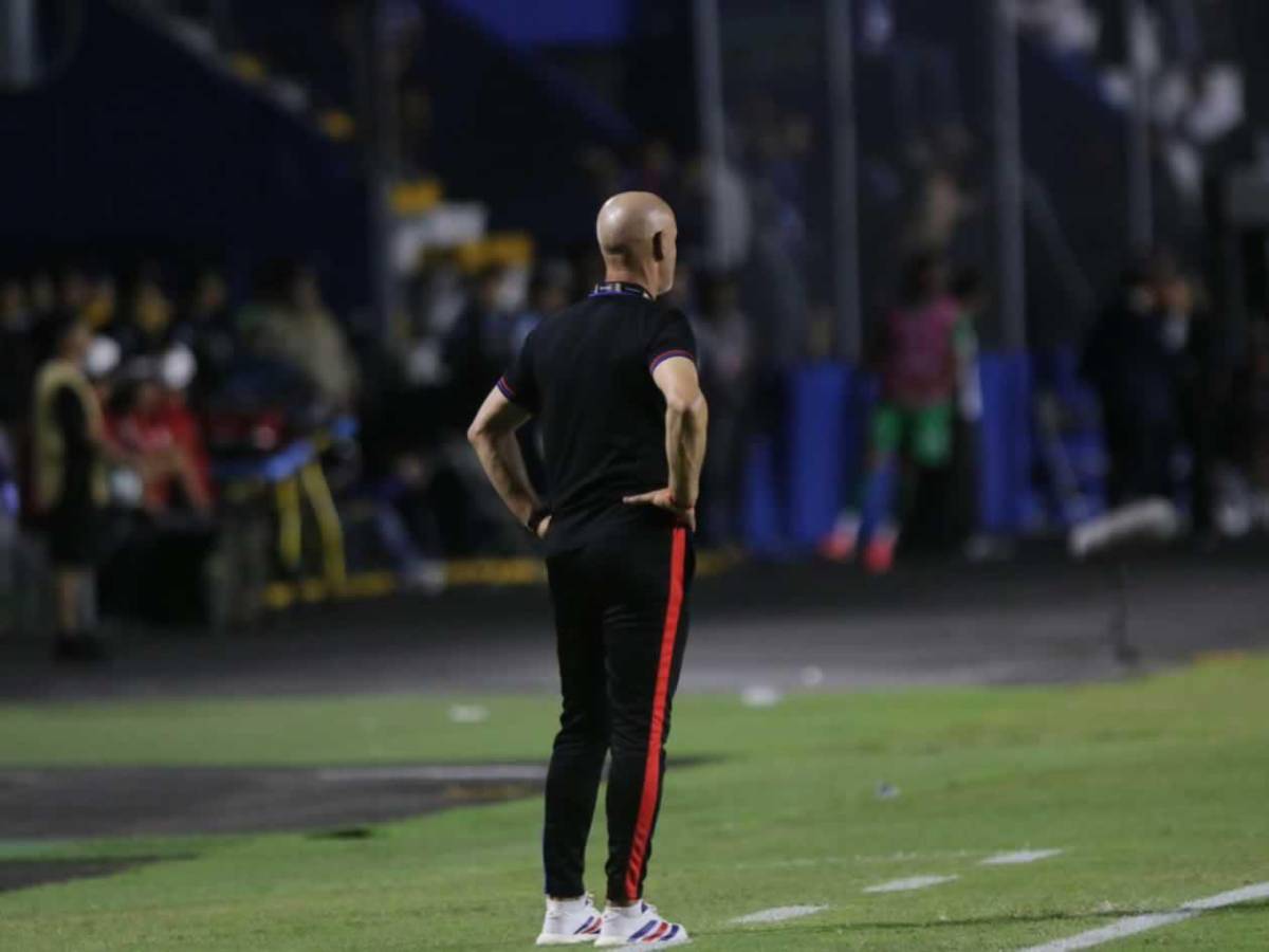 La pelea de Espinel tras eliminación de Olimpia, tristeza y provocador festejo de Cartaginés