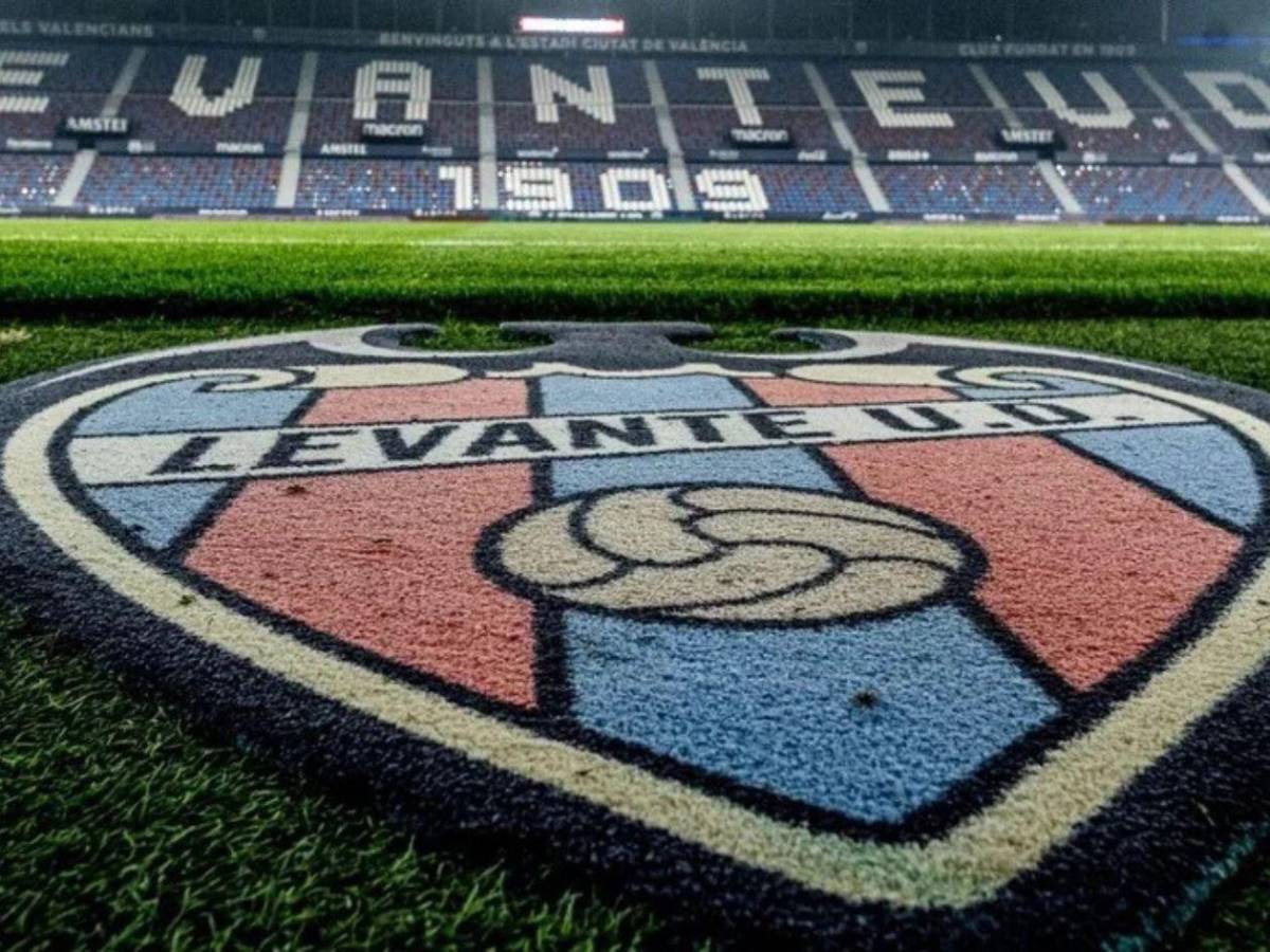 Kervin Arriaga tiene nueva casa en España: Navas formó parte y así es el Levante UD