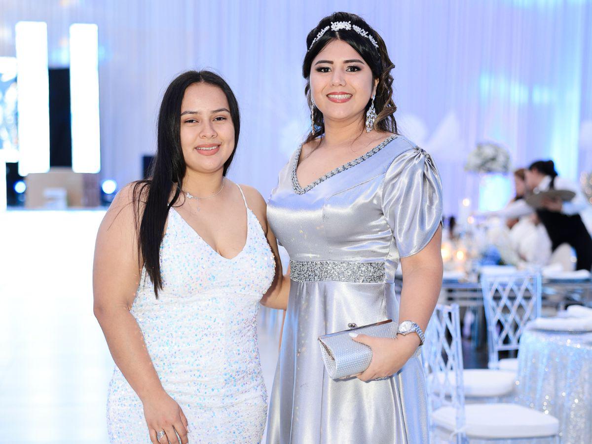 UTH y Grupo Inversa celebra su cena navideña con una noche inspirada en La Reina de Hielo y El Cazador