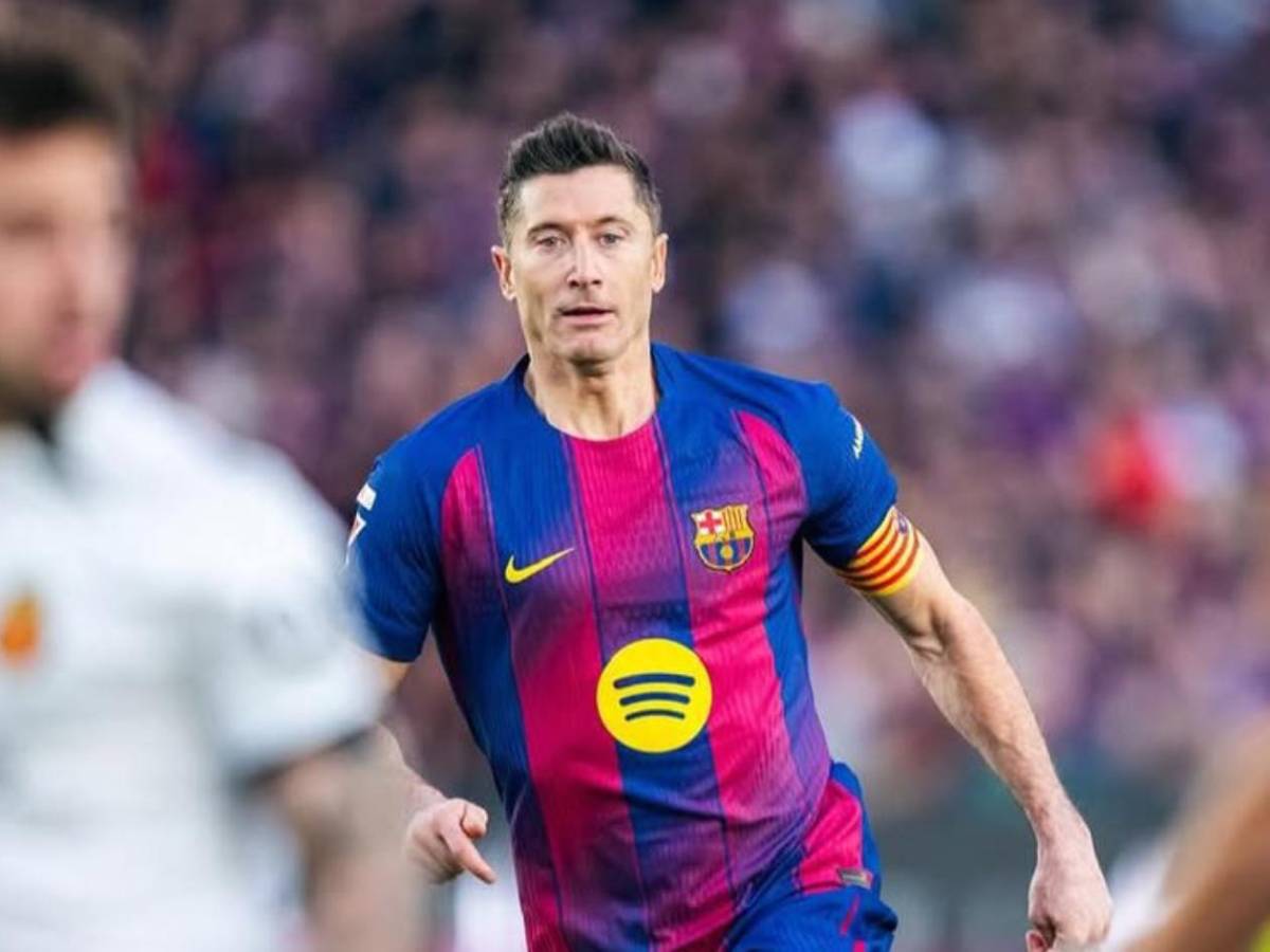Lewandowski se reúne con otro gigante: Podría irse del Barcelona y el club tiene su reemplazo