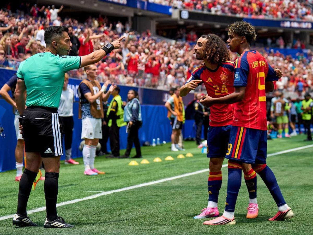 La frustración de Lamine Yamal en fiesta de España, polémico MVP y novia de crack cautiva