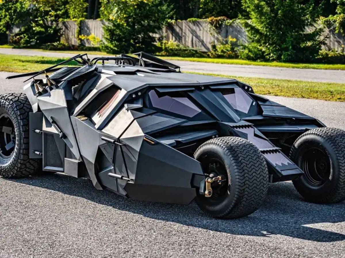 Neymar compra excéntrico Batimóvil ilegal: Por esta razón no lo puede usar