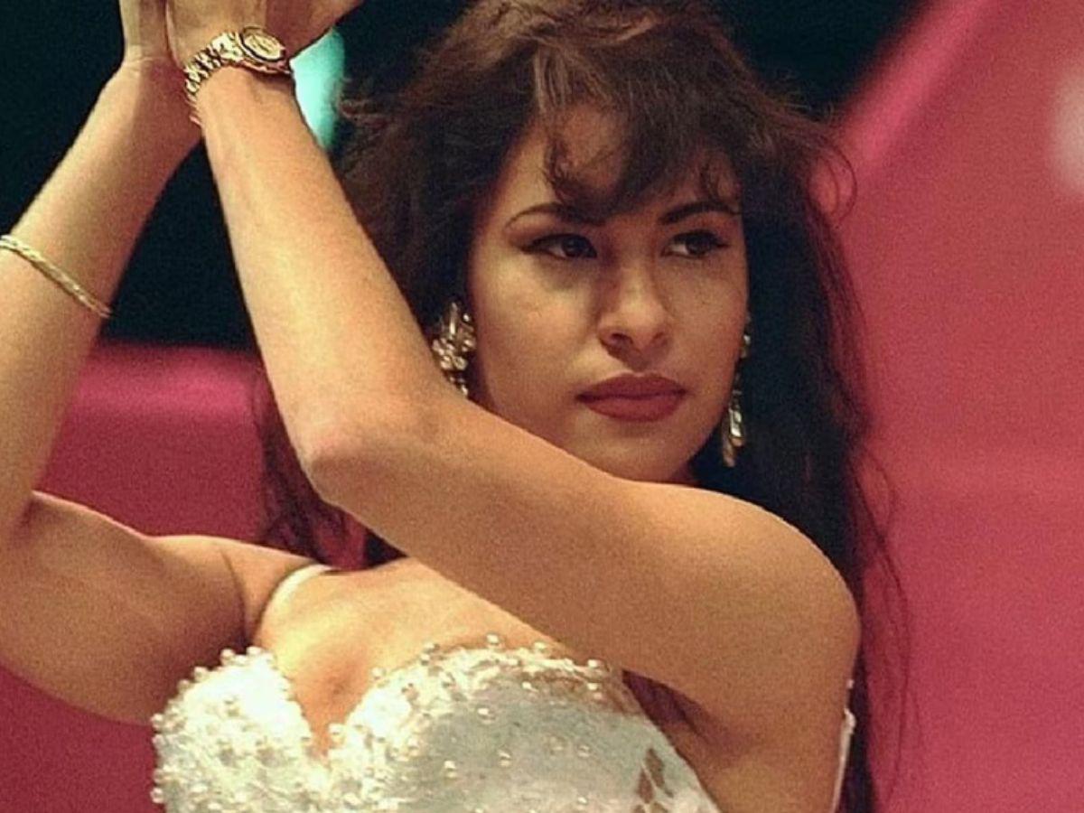 Hermana de Selena Quintanilla demanda a Shein por vender ropa con el rostro de la cantante