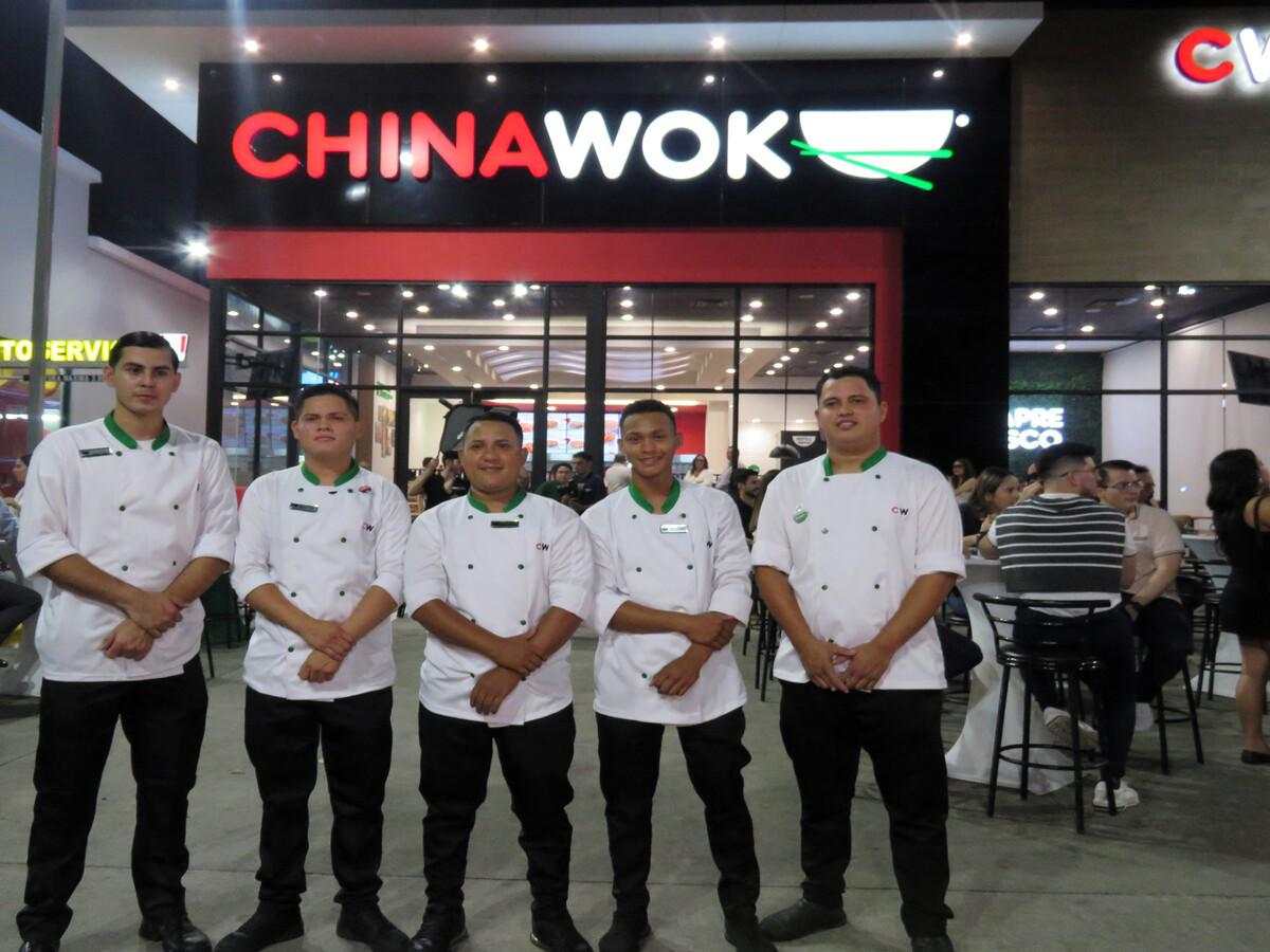 Preparese para deleitarse con el auténtico y delicioso sabor que los Maestros del Wok tienen reservado para usted.